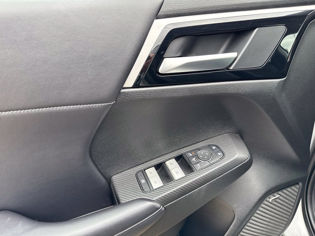 Used 2025 Mitsubishi Outlander SE AWD/4WD image 19