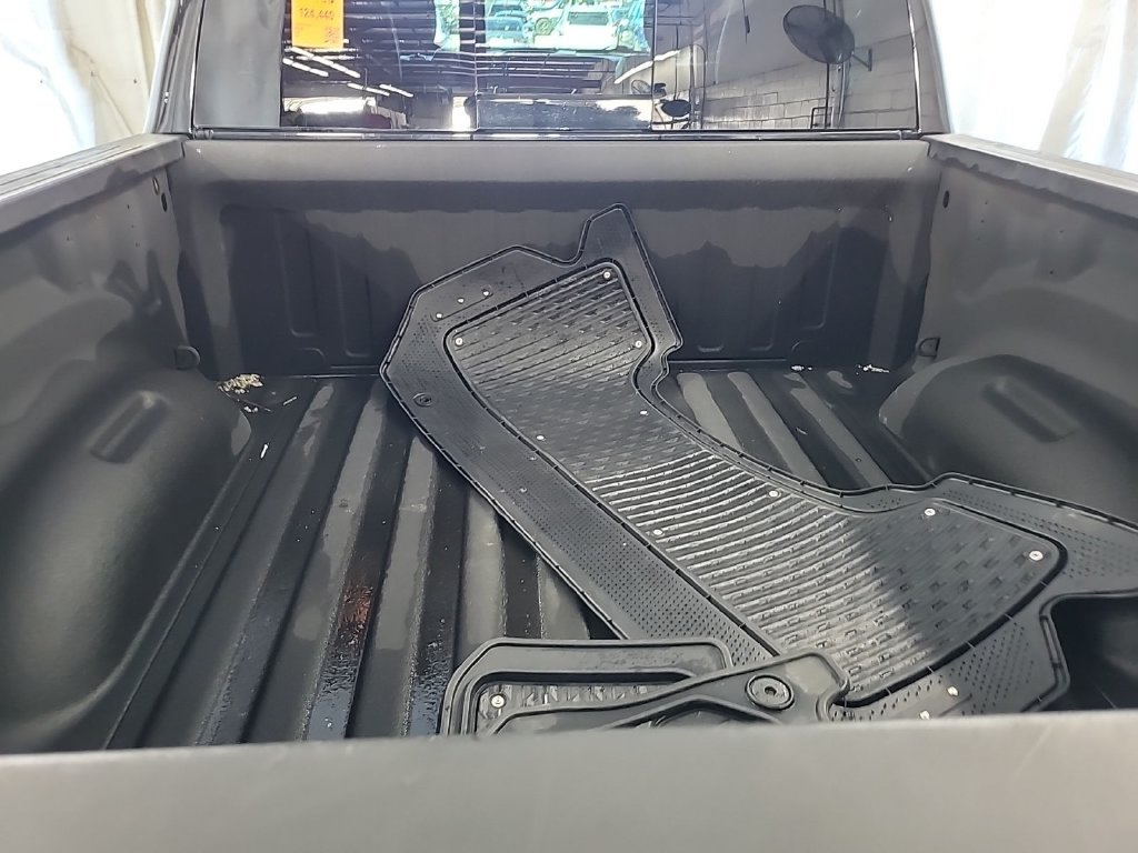 Used 2019 RAM 1500 Limited AWD/4WD image 9