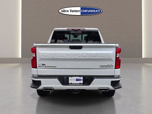 Used 2024 Chevrolet Silverado 1500 High Country w/ Technology Package AWD/4WD image 8