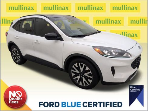 Used 2020 Ford Escape SE Sport image 1