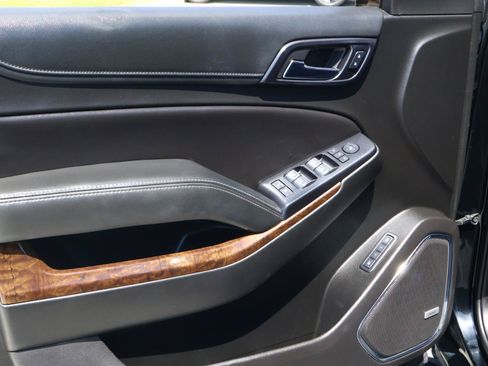 Used 2018 Chevrolet Tahoe LT RWD image 19