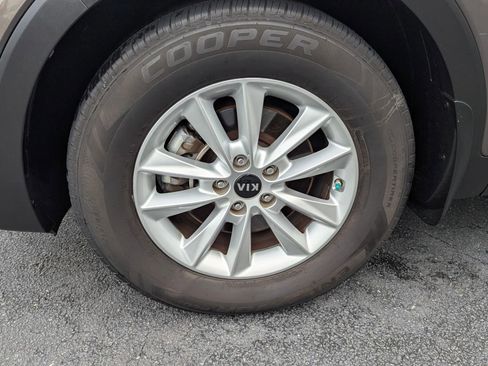 Used 2019 Kia Sorento FWD image 26