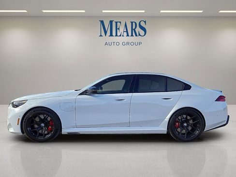 Used 2026 BMW M5 w/ Carbon Package image 2