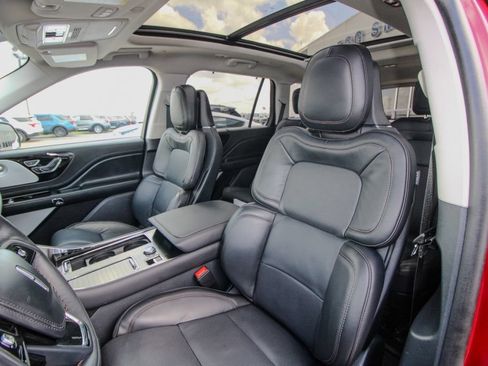 Used 2025 Lincoln Aviator Reserve w/ Equipment Group 201A AWD/4WD image 16