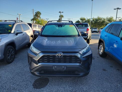 Used 2021 Toyota RAV4 LE image 2