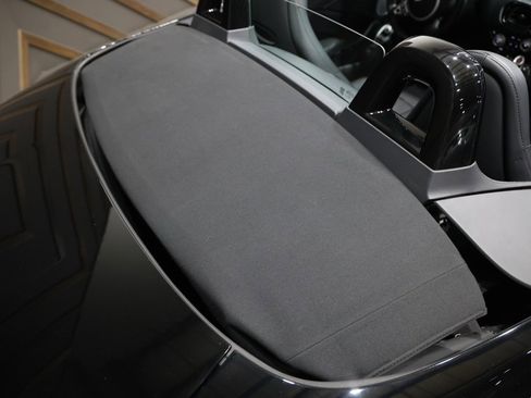 Used 2022 Aston Martin V8 Vantage Roadster image 28