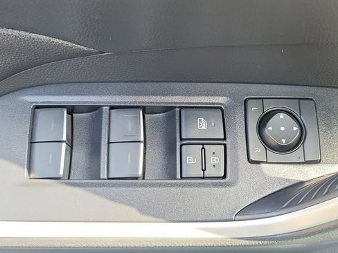 Used 2023 Toyota RAV4 SE w/ Weather & Moonroof Package image 23