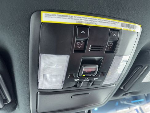 Used 2023 Lexus GX 460 Premium w/ Premium Package image 35