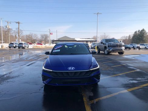 Certified 2025 Hyundai Elantra Sport image 7