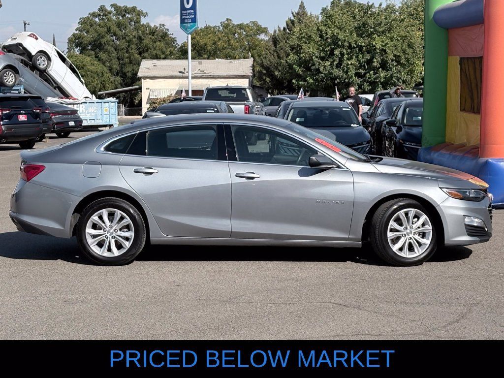 Used 2025 Chevrolet Malibu LT FWD image 4