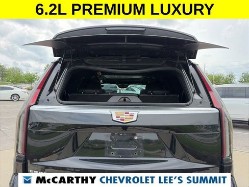 Used 2023 Cadillac Escalade Premium Luxury w/ LPO, Illumination Package AWD/4WD image 68