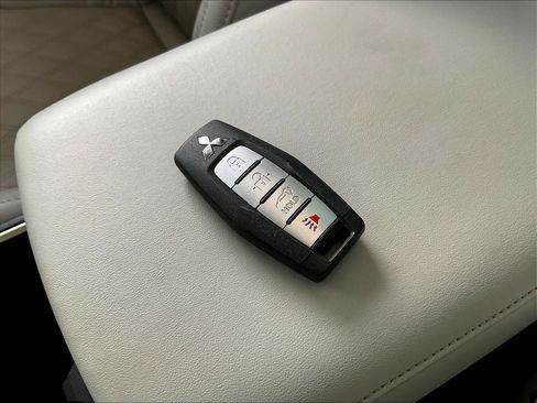 Used 2023 Mitsubishi Outlander SEL FWD image 33