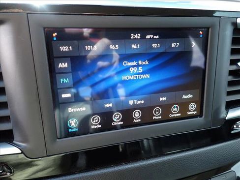 Used 2021 Chrysler Voyager Lxi FWD image 21