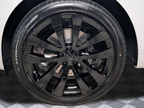 New 2026 Land Rover Range Rover Sport Dynamic SE AWD/4WD image 9