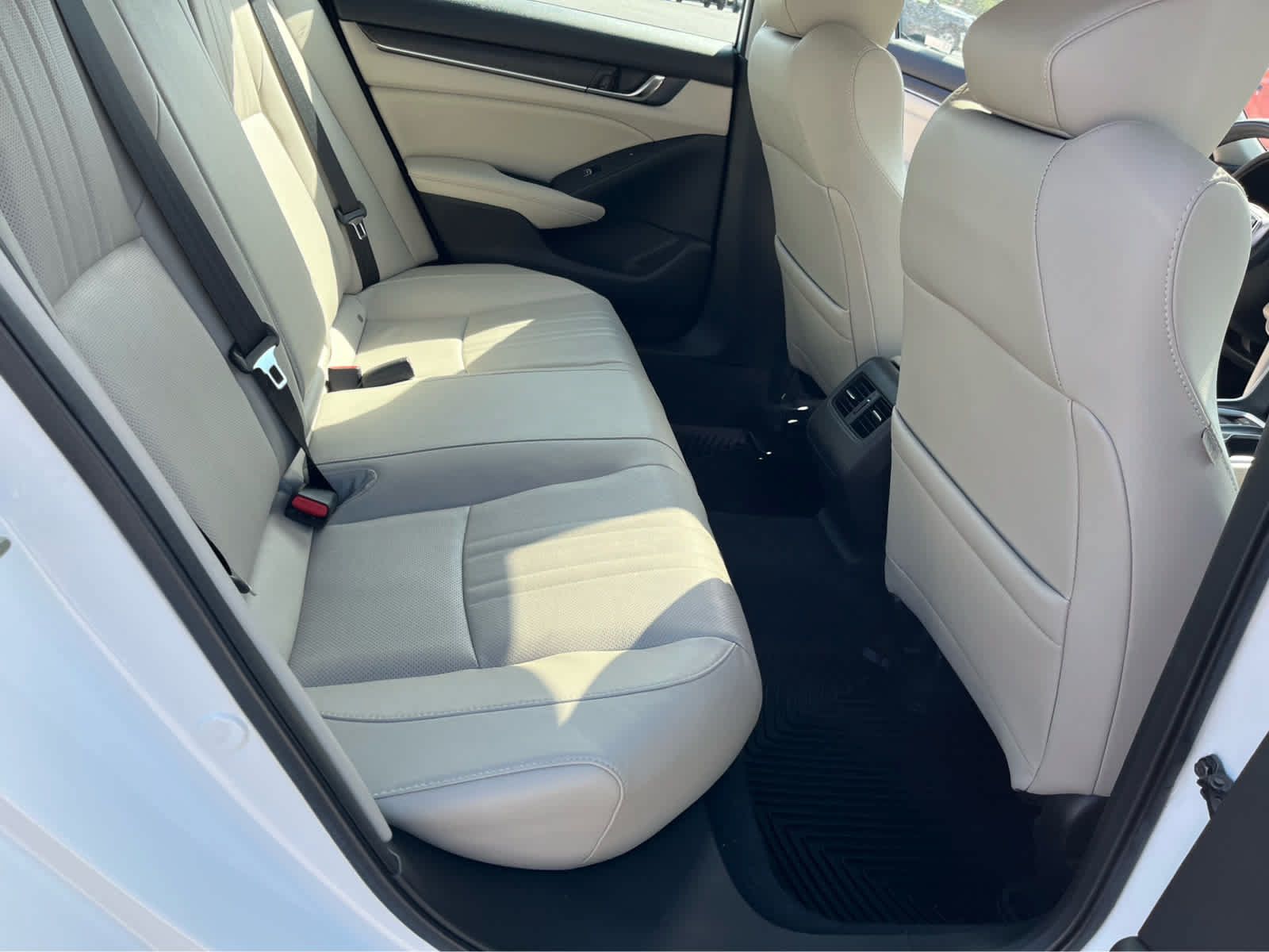 Used 2020 Honda Accord Touring image 31