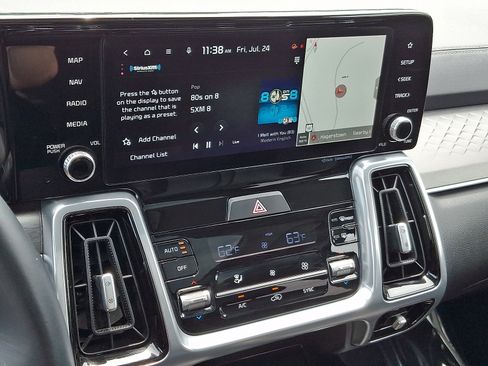Certified 2023 Kia Sorento SX AWD/4WD image 18