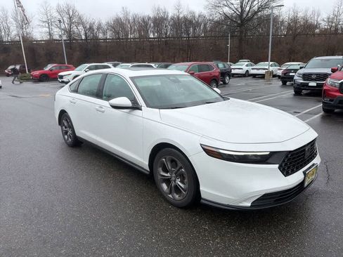 Used 2023 Honda Accord EX image 19