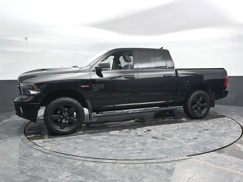 Used 2019 RAM 1500 Classic SLT w/ Black Appearance Group image 7