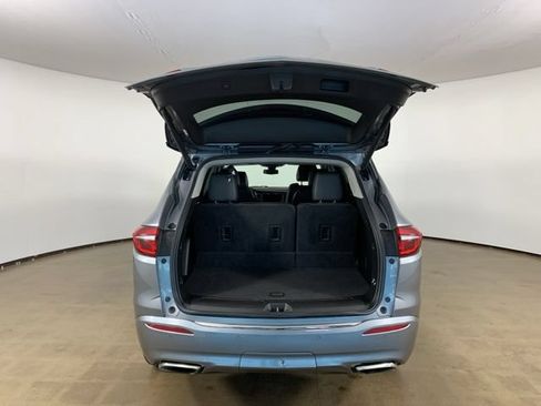 Used 2021 Buick Enclave Avenir w/ Avenir Technology Package AWD/4WD image 12