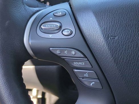 Used 2020 Nissan Pathfinder SL image 25