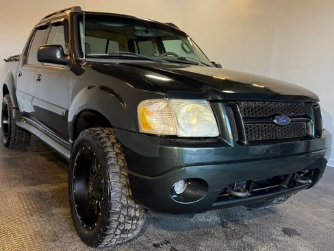 Used 2004 Ford Explorer Sport Trac XLT image 2