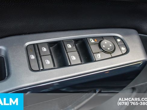 Used 2025 Nissan Pathfinder SV FWD image 40