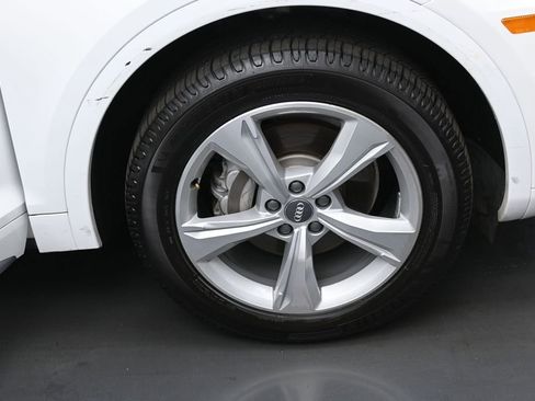 Used 2020 Audi Q5 2.0T Premium Plus w/ Premium Plus Package AWD/4WD image 40