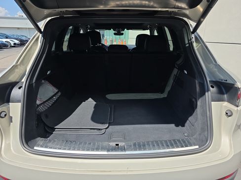 Certified 2023 Porsche Cayenne AWD/4WD image 17