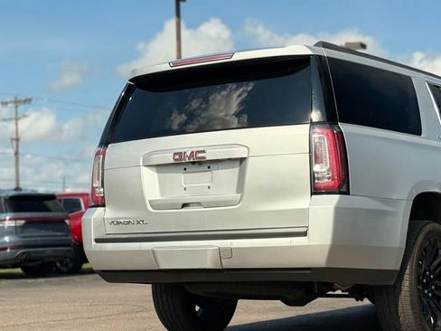 Used 2018 GMC Yukon XL SLT w/ Open Road Package AWD/4WD image 41