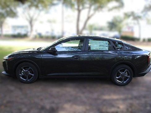 New 2026 Kia K4 FWD image 13