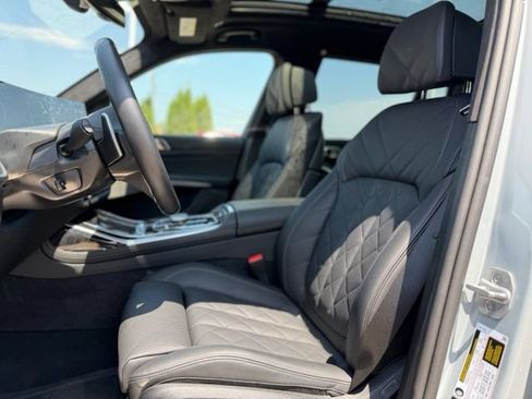 Used 2026 BMW X7 xDrive40i w/ M Sport Package AWD/4WD image 13