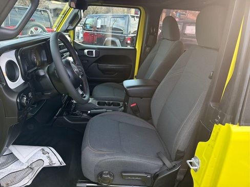 Used 2024 Jeep Wrangler Sport S image 13