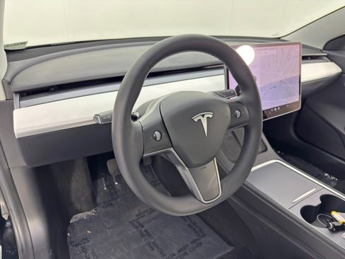 Used 2021 Tesla Model 3 Standard Range Plus image 14