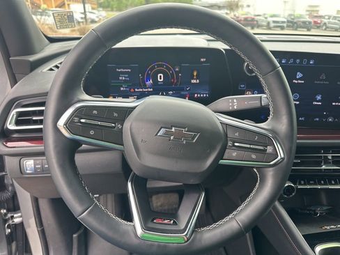 Used 2025 Chevrolet Traverse Z71 w/ Driver Confidence Package AWD/4WD image 14