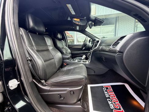 Used 2018 Jeep Grand Cherokee Trackhawk AWD/4WD image 38