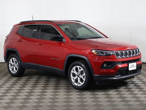 Used 2025 Jeep Compass Latitude AWD/4WD image 50