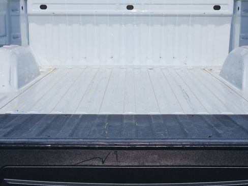 Used 2022 Chevrolet Silverado 1500 Custom image 36