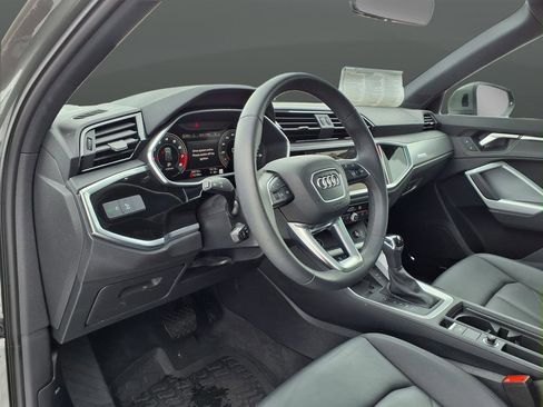 Used 2025 Audi Q3 2.0T Premium Plus image 14