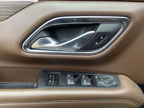 Used 2023 Chevrolet Suburban High Country image 23