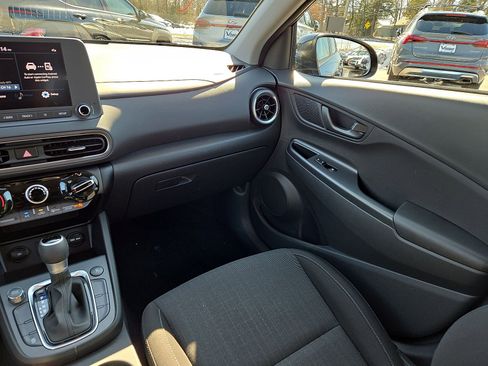 Used 2023 Hyundai Kona SEL image 11