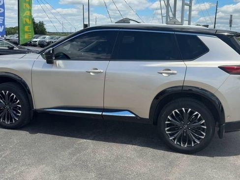 Used 2025 Nissan Rogue Platinum AWD/4WD image 4