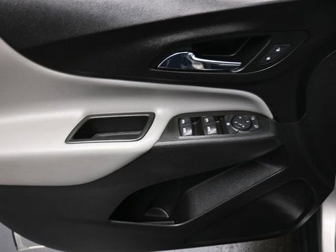 Used 2021 Chevrolet Equinox LS w/ LS Convenience Package image 7