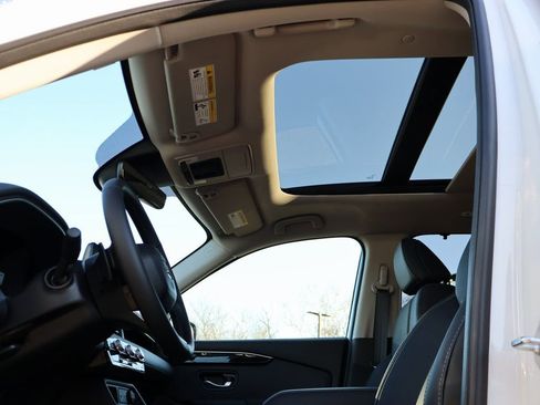 Certified 2025 Honda Pilot Touring image 35