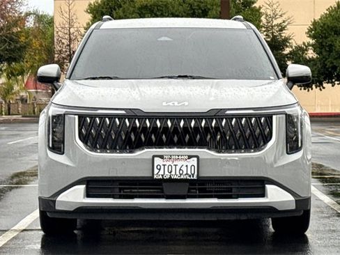 Certified 2025 Kia Carnival EX image 11