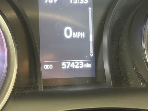 Used 2024 Toyota Camry SE FWD image 8