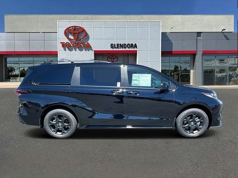 New 2026 Toyota Sienna XLE Woodland Edition AWD/4WD image 2