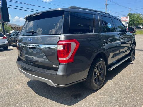 Used 2019 Ford Expedition XLT w/ Equipment Group 202A AWD/4WD image 3