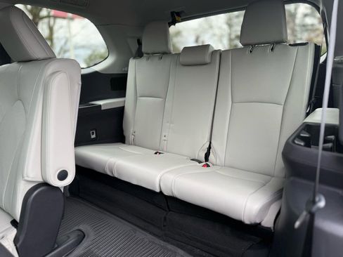 Certified 2025 Toyota Grand Highlander AWD image 18