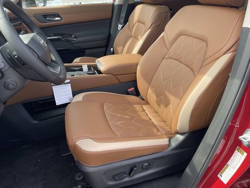 New 2026 Nissan Pathfinder Platinum w/ Lighting Package AWD/4WD image 21