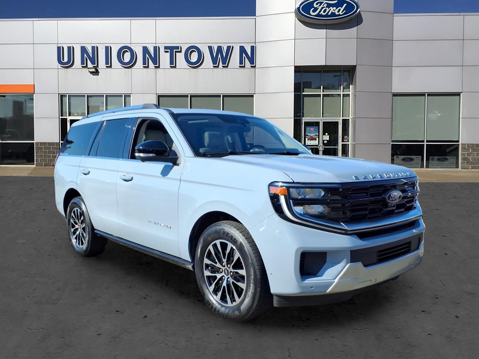 Used 2025 Ford Expedition Platinum AWD/4WD image 1